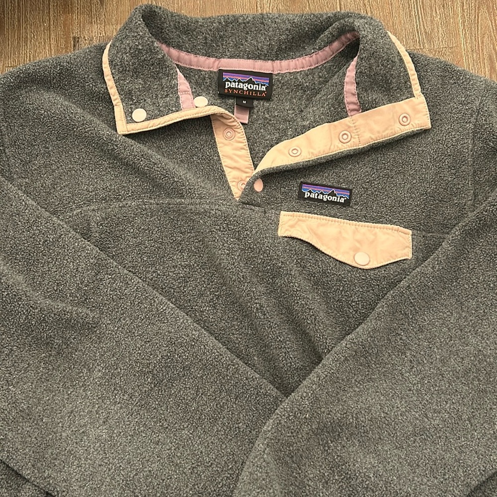 Patagonia women’s pullover size medium
